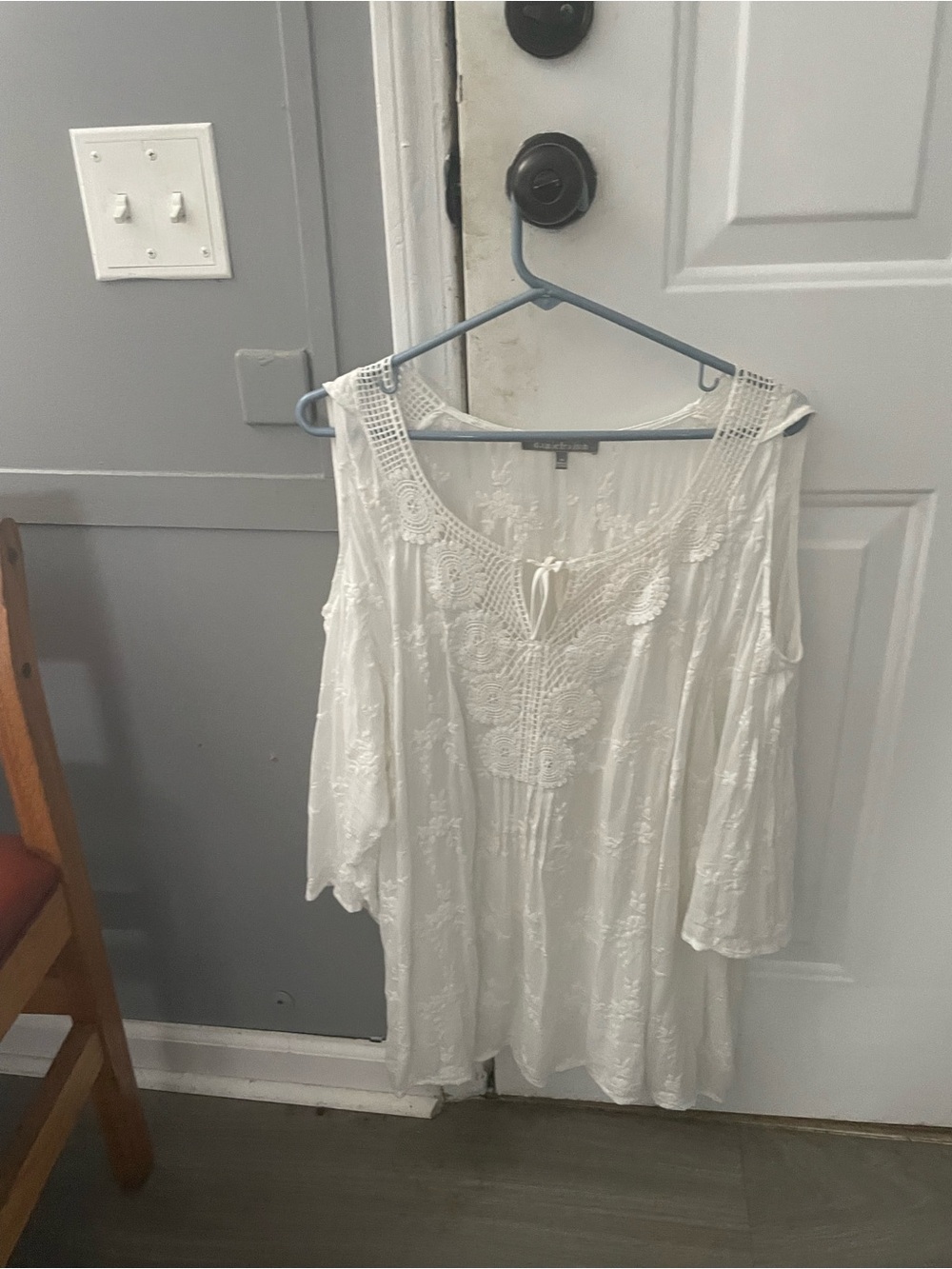 Daniel Rainn White Cold-Shoulder Embroidered Tunic